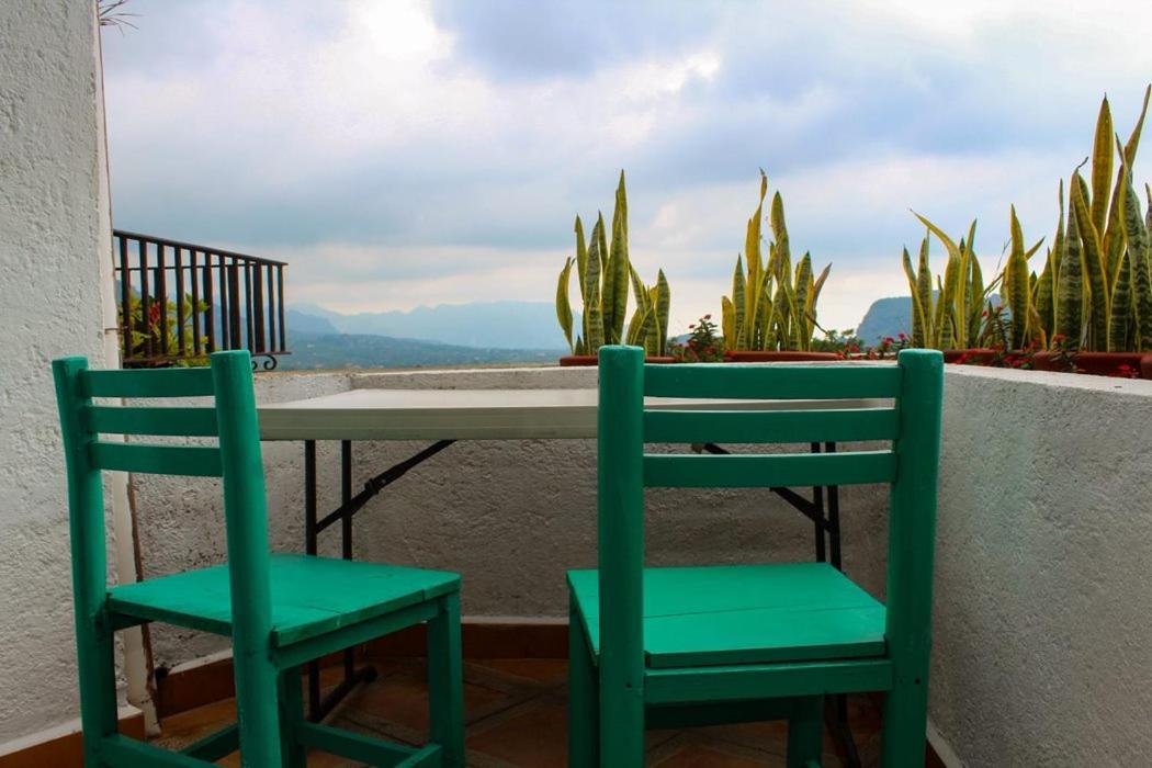 Hotel Casa Pinon Tepoztlan Bagian luar foto